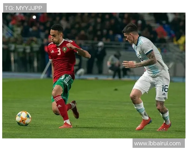 足球球星摇头瞬间引发全场轰动展现独特魅力与激情